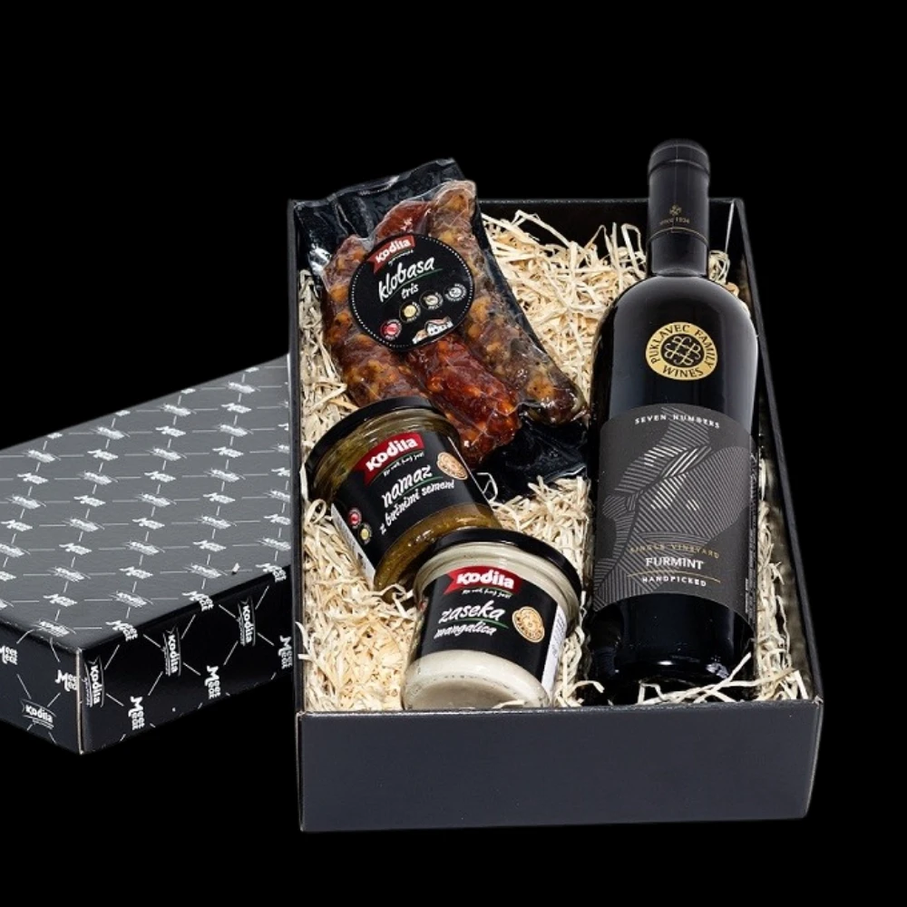 Darilni paket Tris klobas, namazi in vino