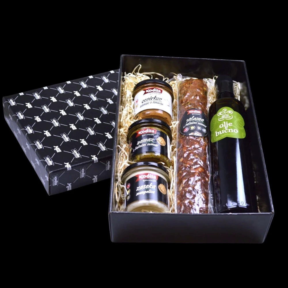 Darilni paket Bučno olje, salama in namazi